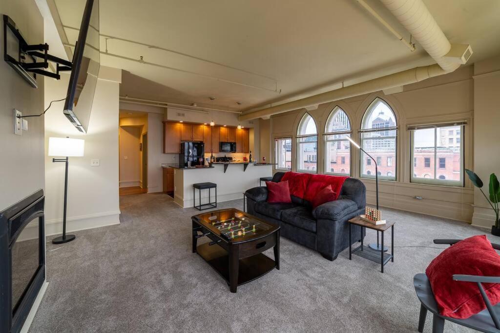 شقة King Bed W/ Panoramic Views Of Dt! روتشستر المظهر الخارجي الصورة