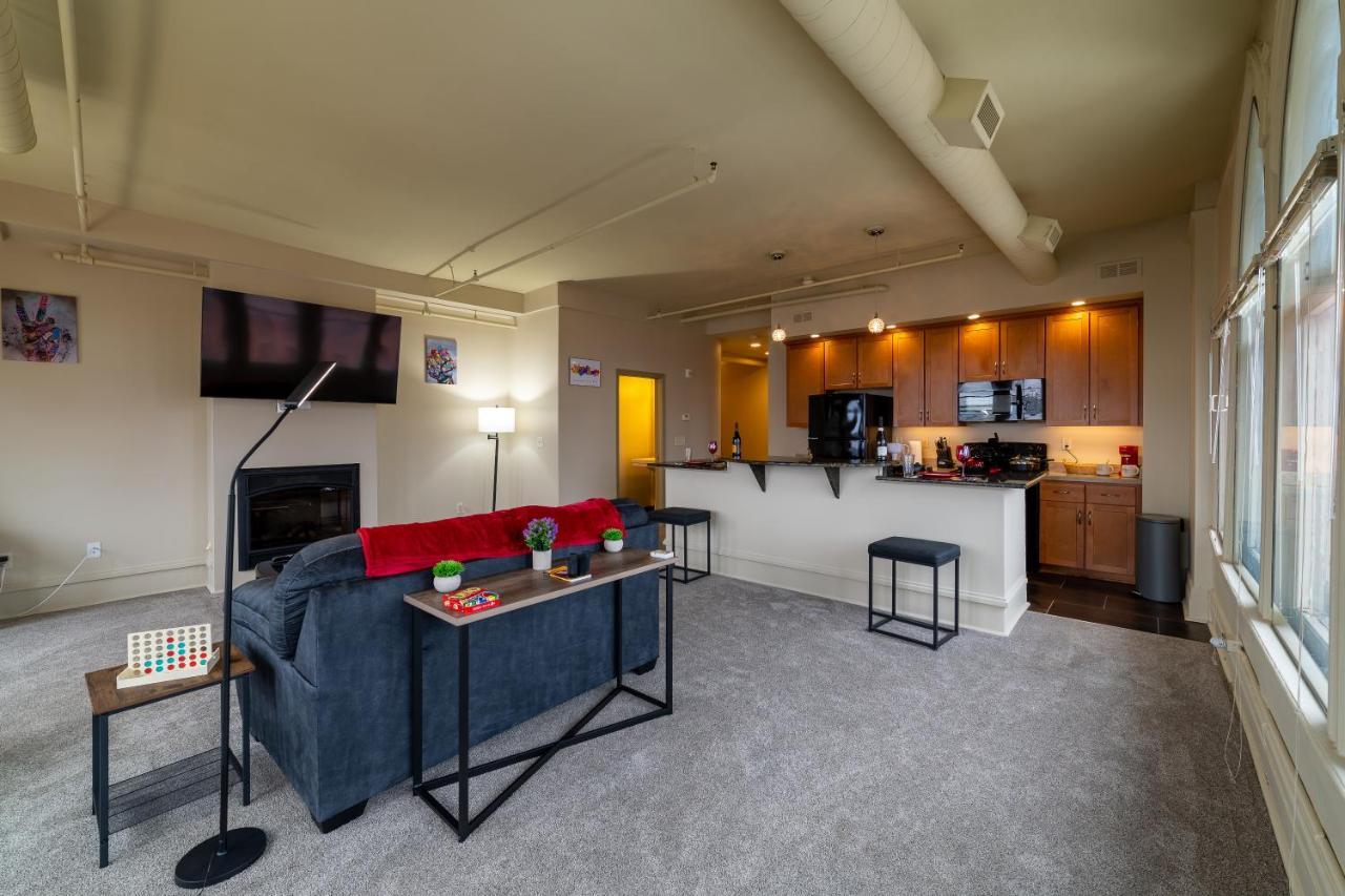 شقة King Bed W/ Panoramic Views Of Dt! روتشستر المظهر الخارجي الصورة